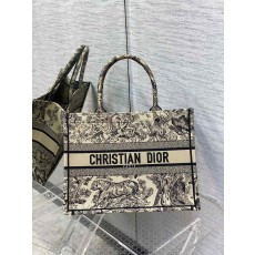 디올 DIOR BOOK 북 토트 백